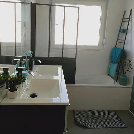 La Maison Bleue, A 20 Mn De Strasbourg, Sur La Route Des Vins, Jusqu'a 6 Personnes,