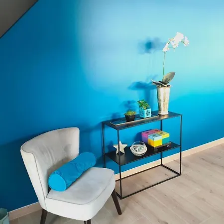 La Maison Bleue, A 20 Mn De Strasbourg, Sur La Route Des Vins, Jusqu'a 6 Personnes, * Sélestat