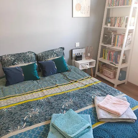 La Maison Bleue, A 20 Mn De Strasbourg, Sur La Route Des Vins, Jusqu'a 6 Personnes, *